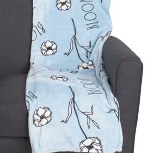 NWT Rae Dunn BLOOM Flowers/Floral Blue Plush Throw/Blanket 50x70 Spring/Summer